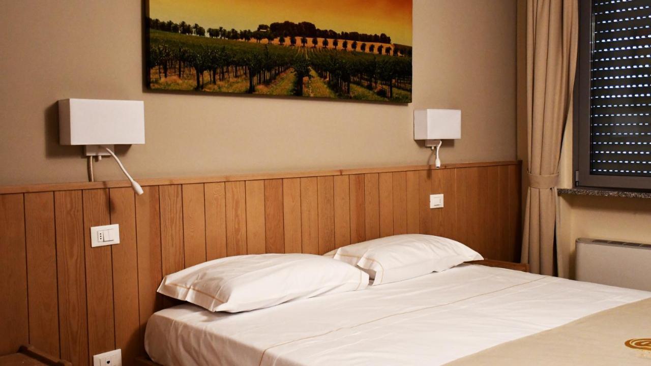 Eco Rooms & Apartments Voghera Exterior photo