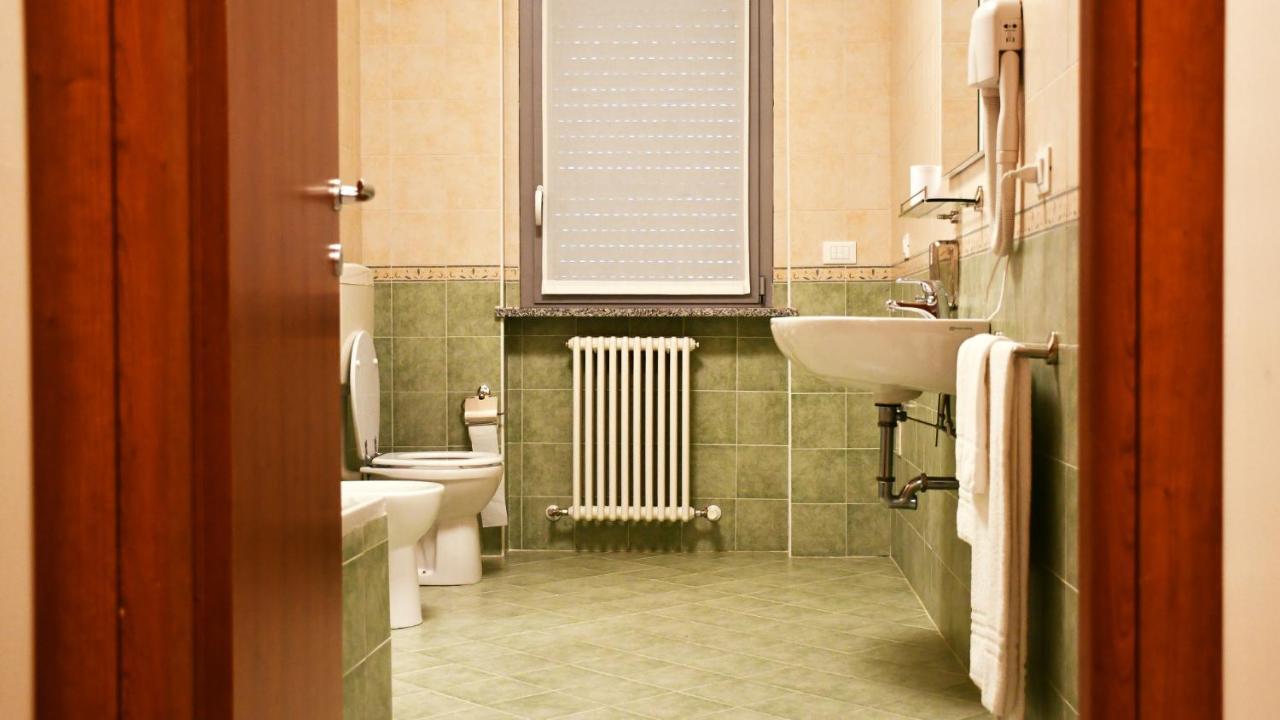 Eco Rooms & Apartments Voghera Exterior photo