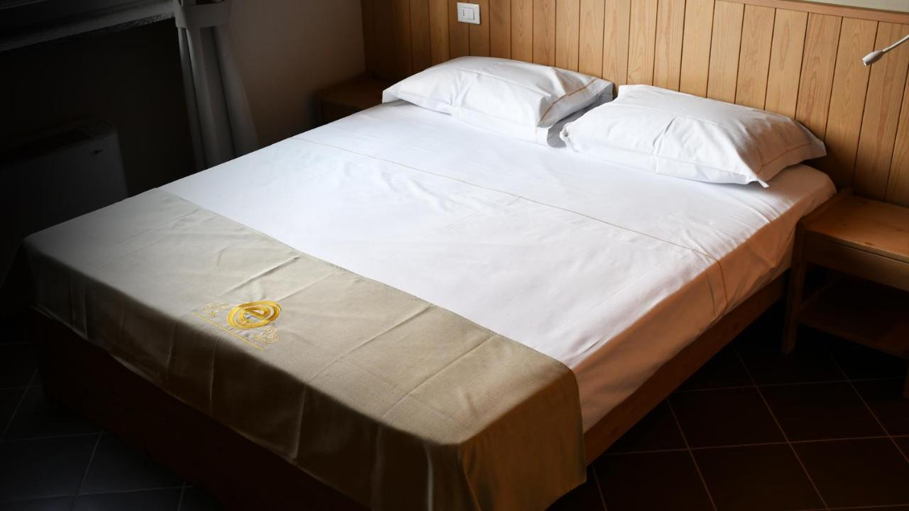 Eco Rooms & Apartments Voghera Exterior photo